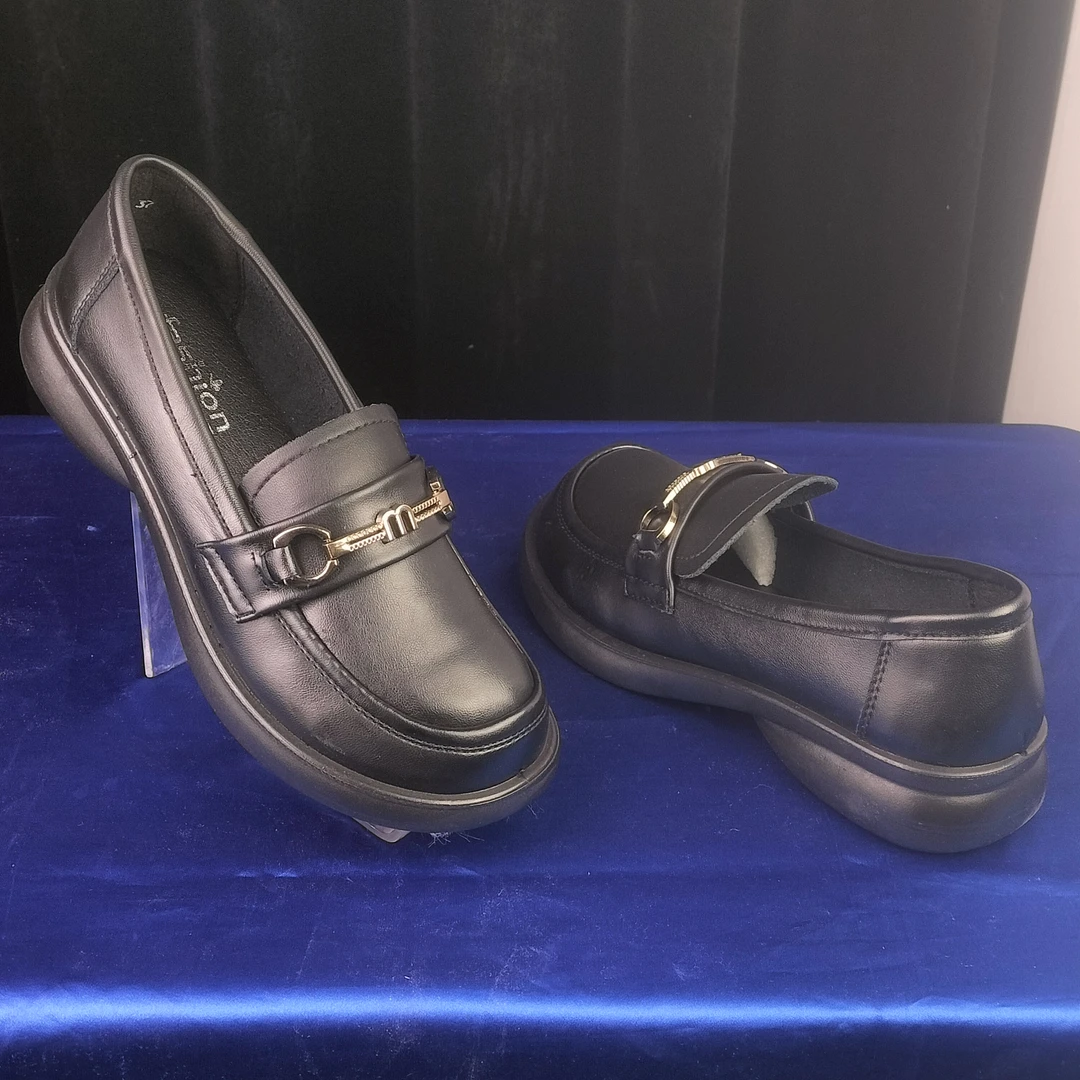 女士时尚厚底乐福鞋百搭女款豆豆鞋街头时尚乐福鞋