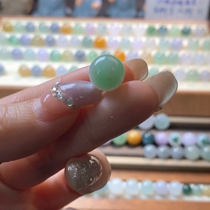 未镶嵌定制翡翠福利品 飘绿洒金圆珠 卡11.2 买断不退换