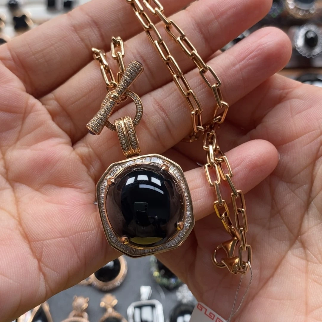 套链18K金镶嵌翡翠郭*丽分单总价38800，首款