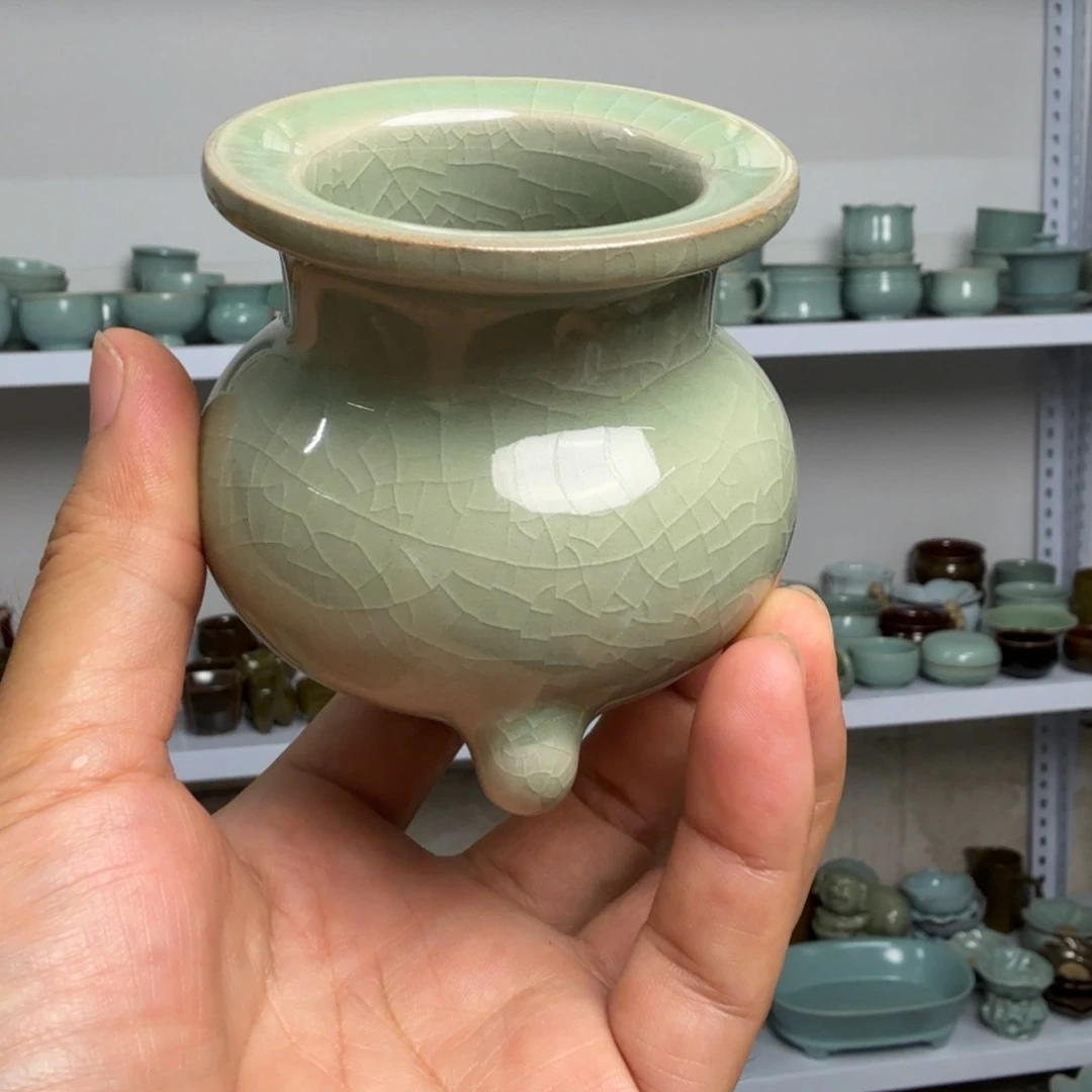 其他汝瓷绿釉香炉