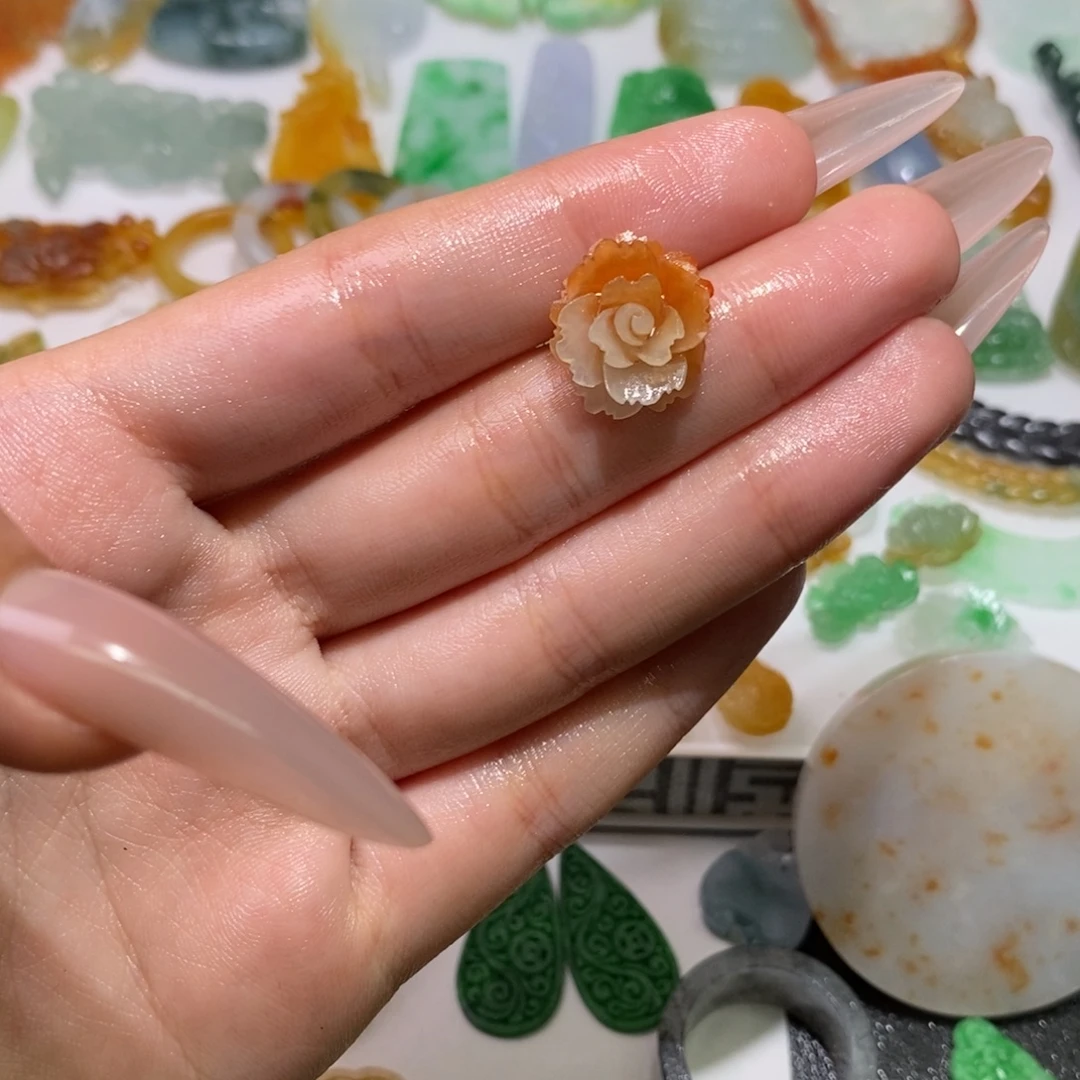 定制翡翠未镶嵌花