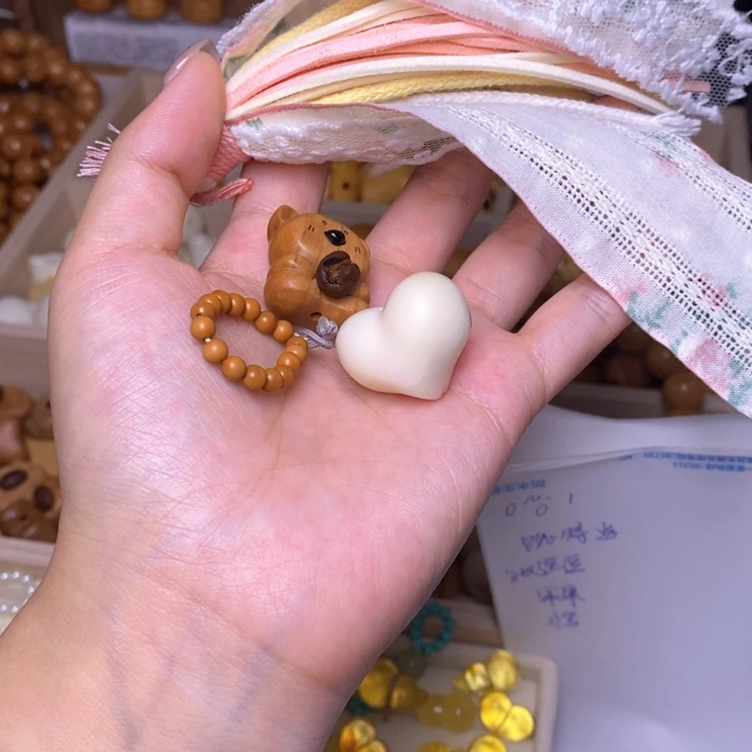 0***1吊坠猴头核桃花间流苏，咖啡豆熊，爱心，木卡