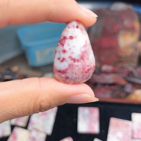 【闪购商品】天然辰砂天然原矿朱砂吊坠