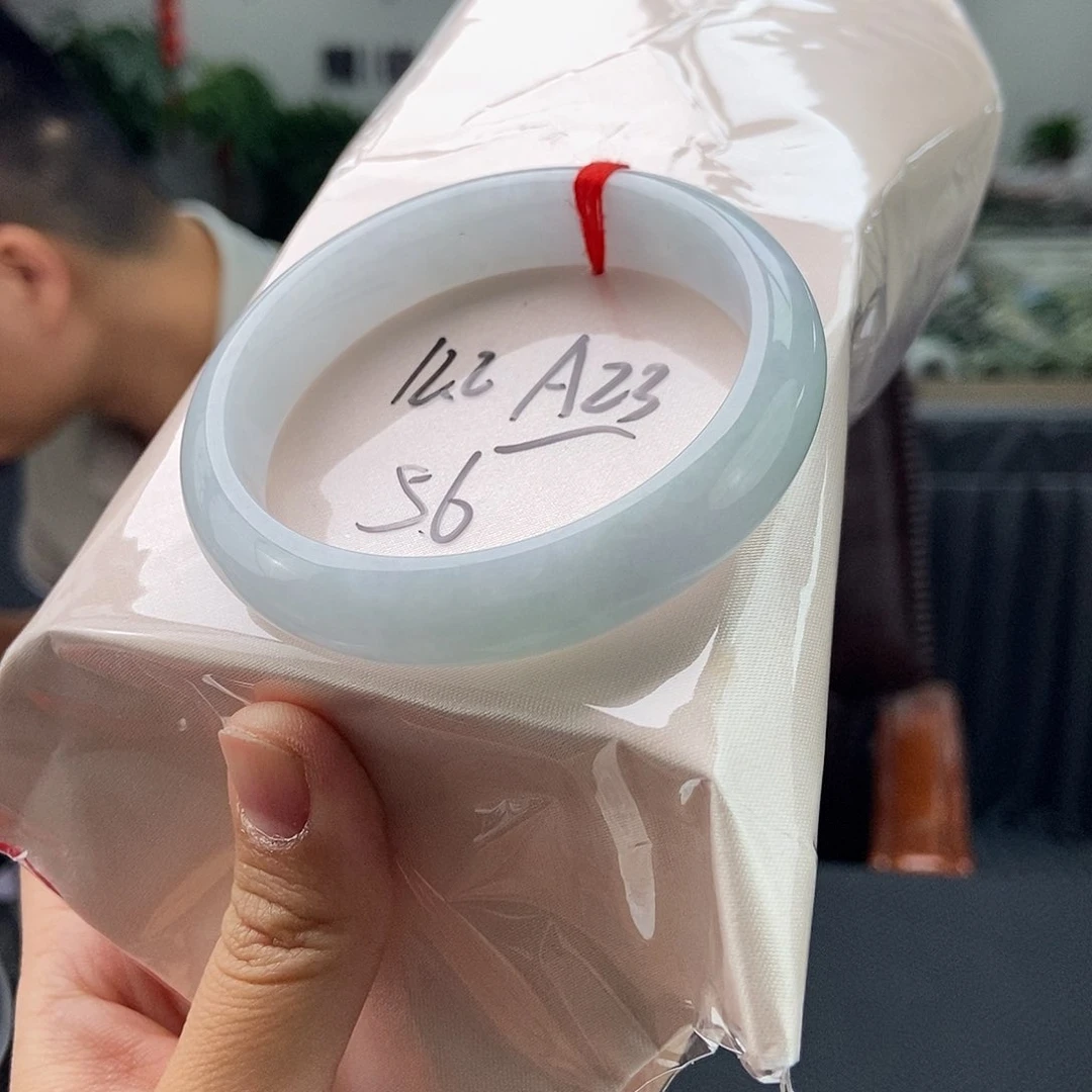 翡翠手镯未镶嵌颜色多样性发拍一发一