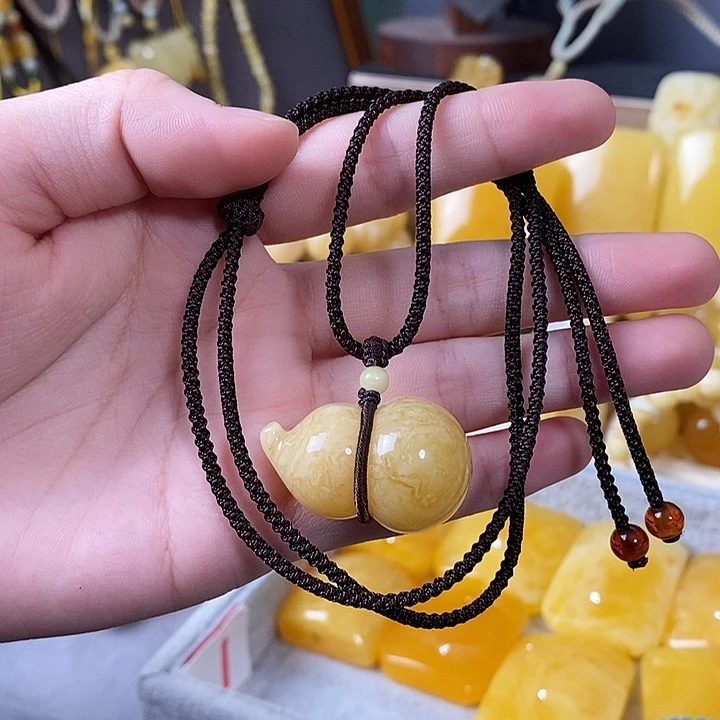 小****琥珀未镶嵌裸石葫芦