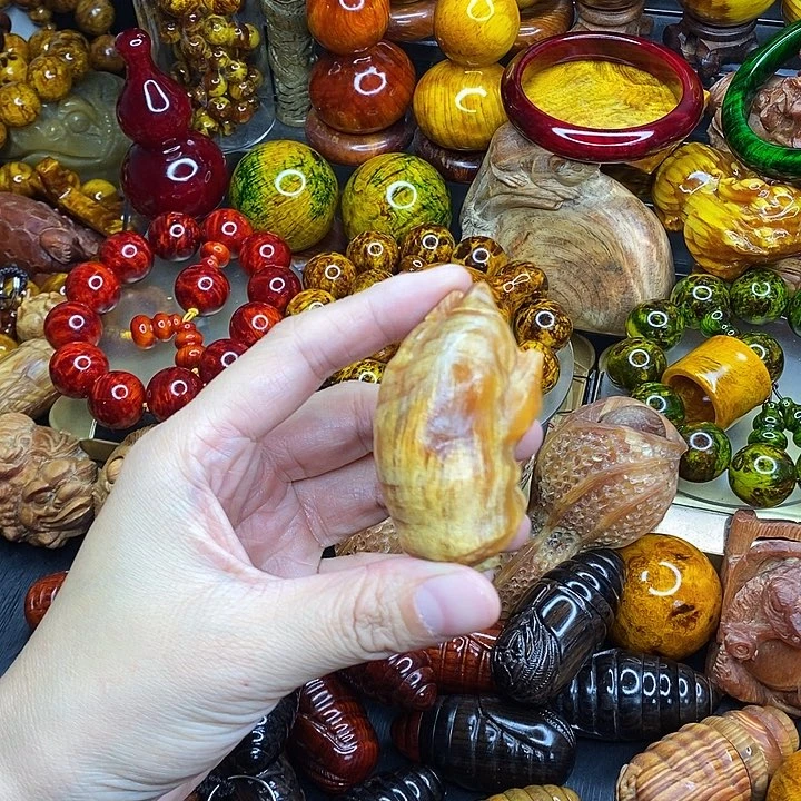 松木琥珀木文玩手串