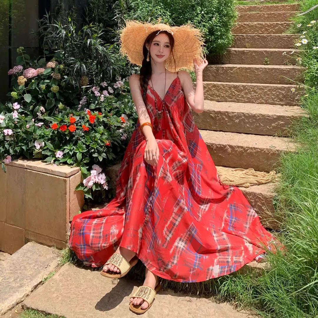 法式度假风复古红色格纹吊带连衣裙女夏季夏季法式红色吊带长裙