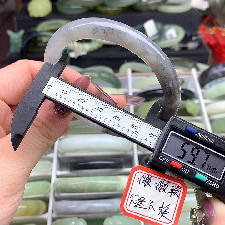 蛇纹石玉手镯未镶嵌641