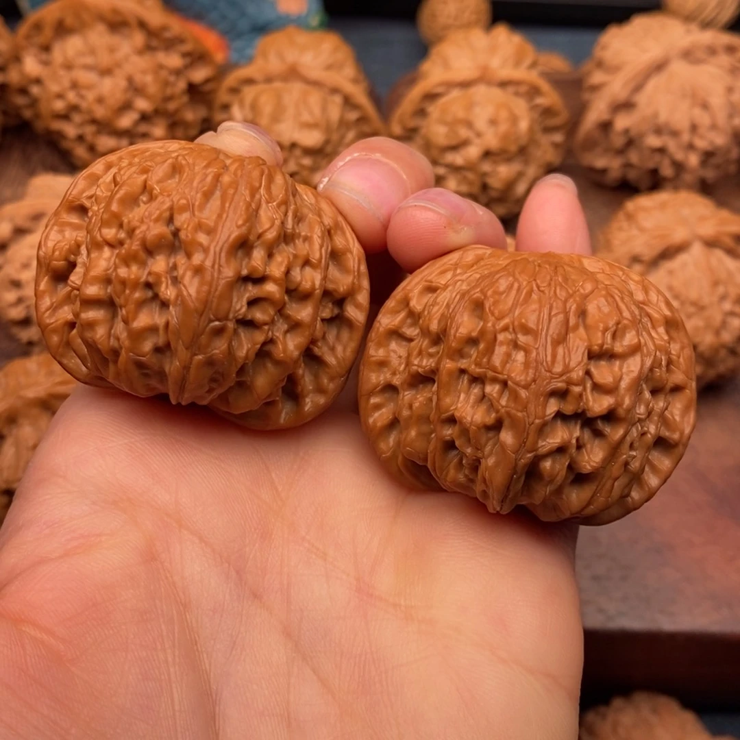 文玩核桃把件41正磨，同树精配