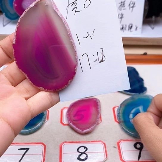 玛瑙/玉髓颈饰足银镀金镶嵌笑**开