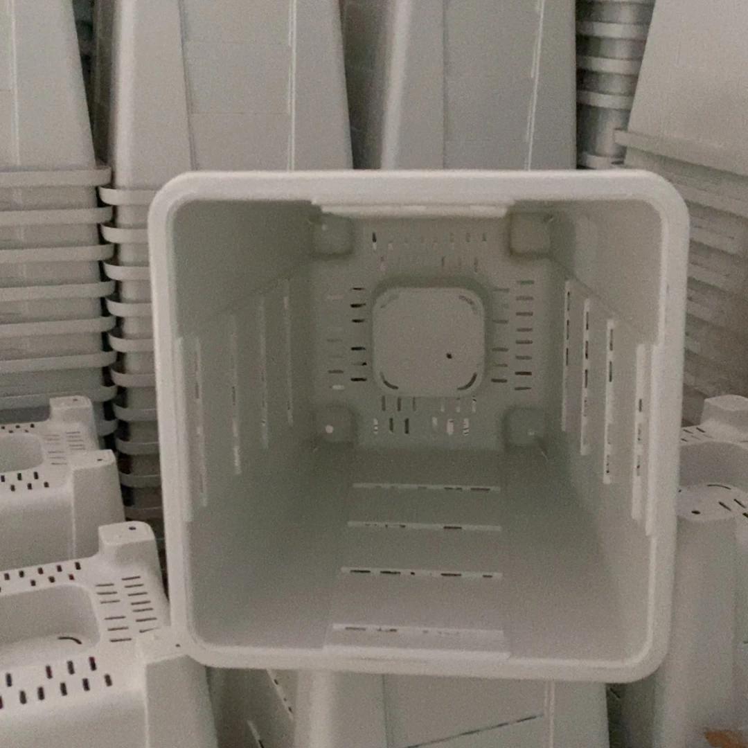 4个26口奶白方带托伊特（26×30）