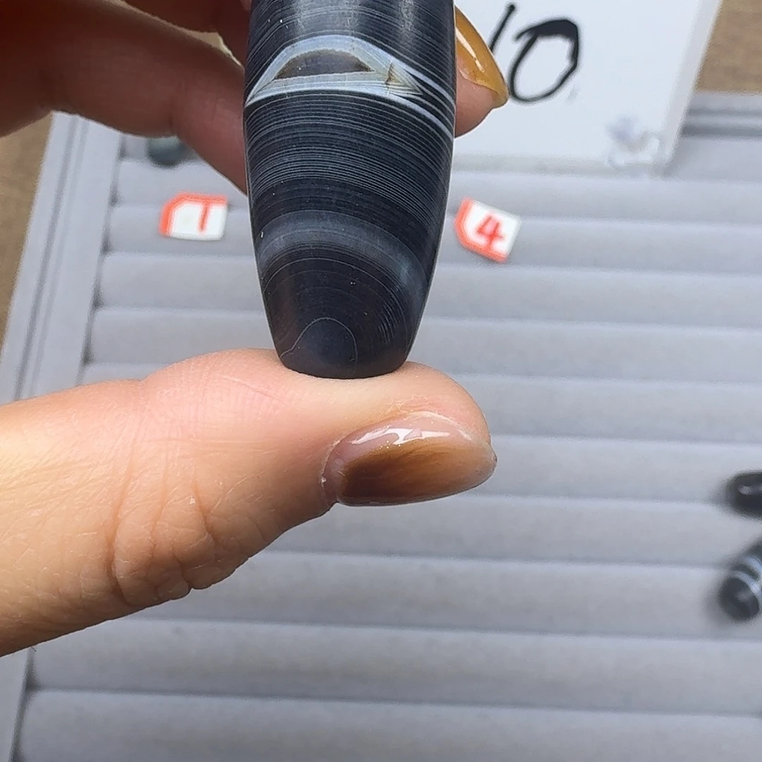 熊***重玛瑙/玉髓合金颈饰