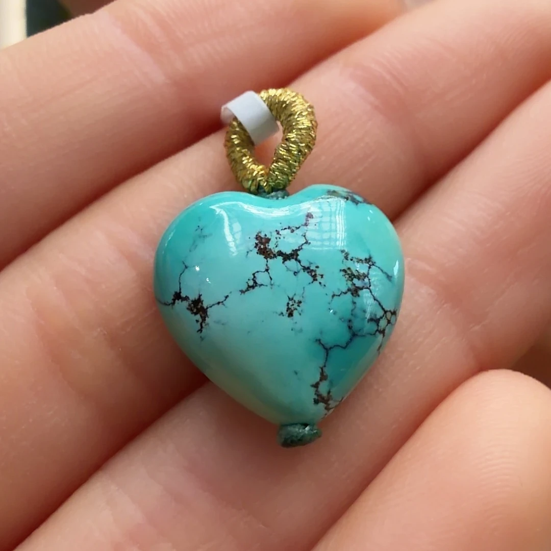 绿松石未镶嵌颈饰