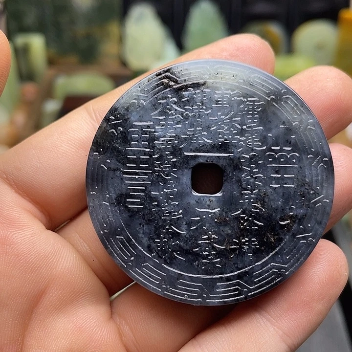 蛇纹石玉挂件未镶嵌