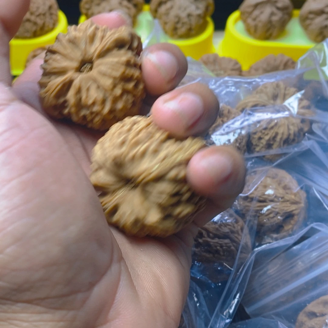 猫***核桃文玩核桃南疆石有黄有色差，017