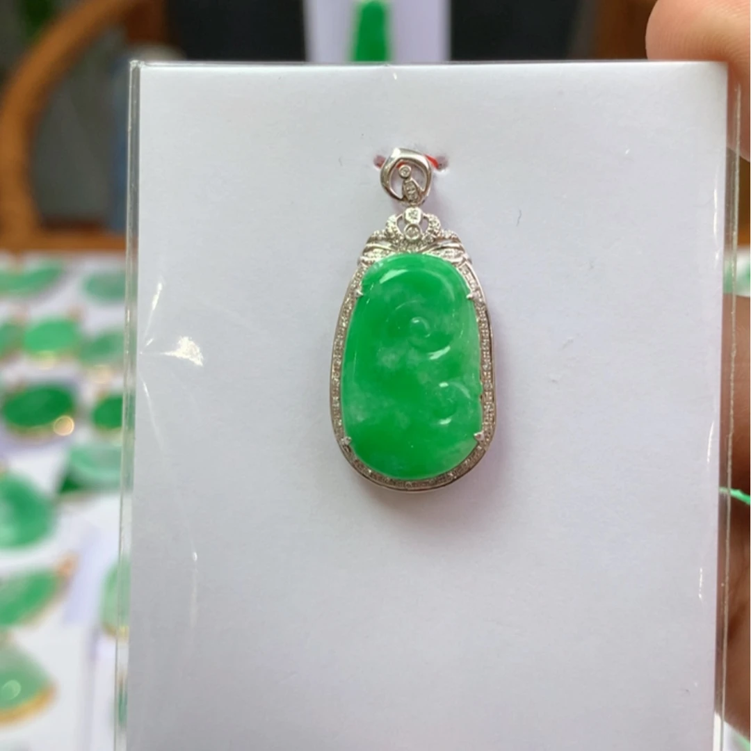 【闪购商品】翡翠颈饰18K金镶嵌翡翠