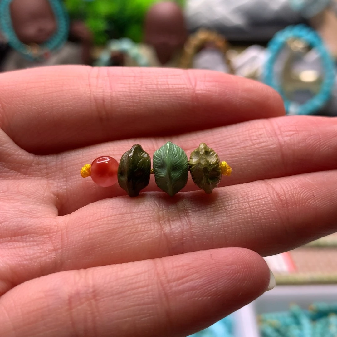 南红玛瑙配饰未镶嵌