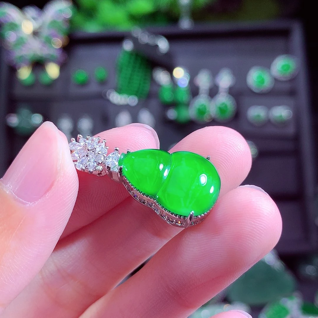 颈饰未镶嵌翡翠天然