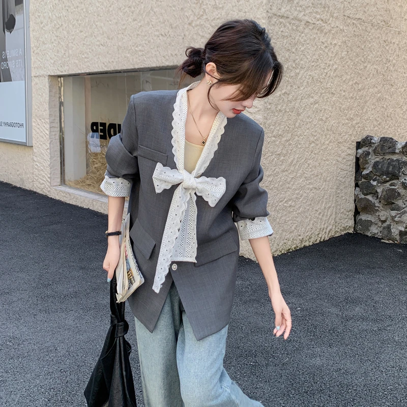 蕾丝拼接灰色休闲西装外套女2025早春新款高级法式显瘦气质小西服
