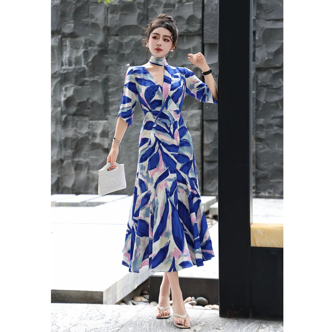 2025夏波西米亚浪漫印花V领修身鱼尾手绘洋气连衣裙配飘带女神范