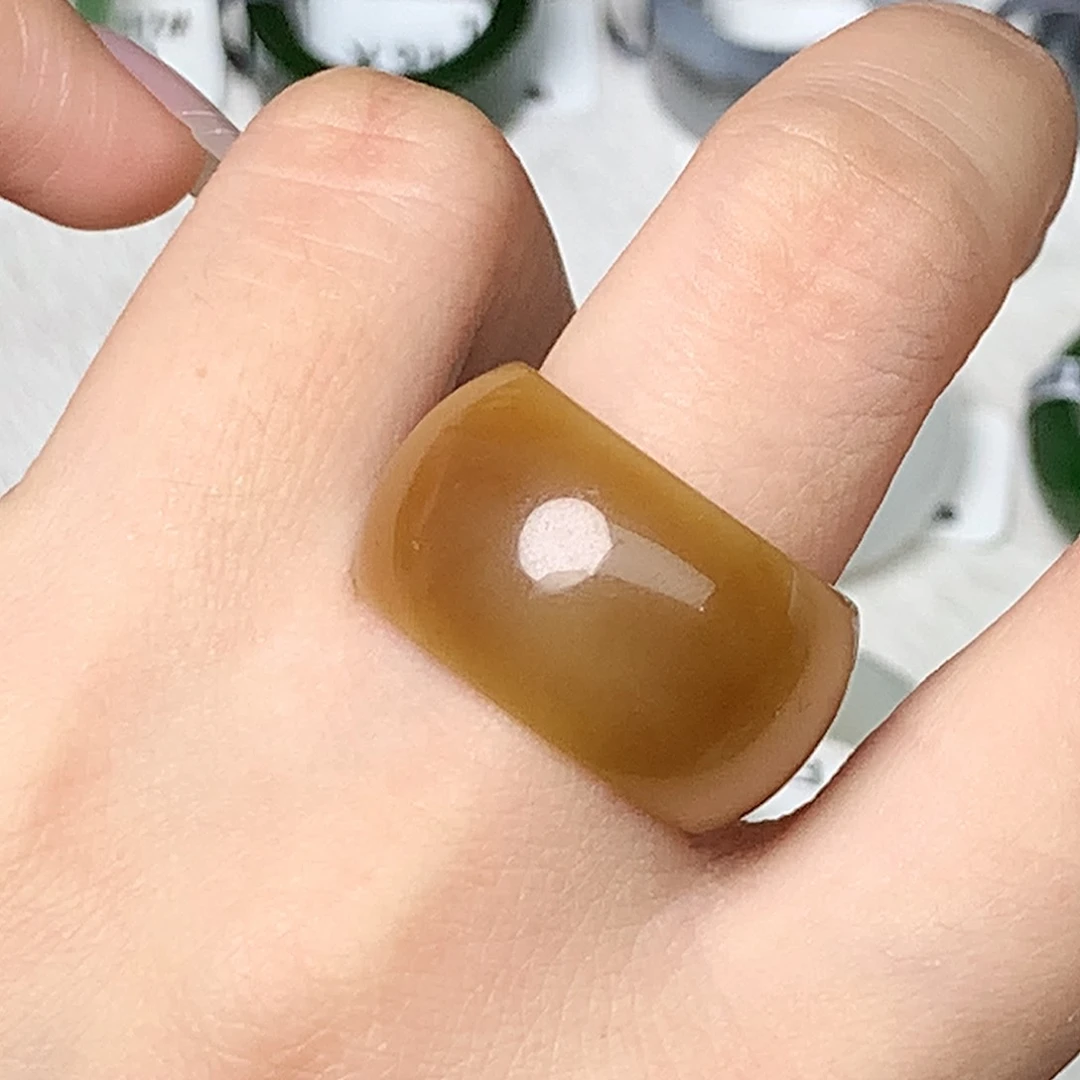 未镶嵌戒指和田玉