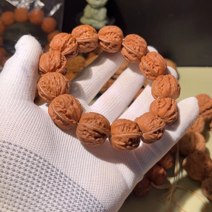 文玩核桃手串…………62
