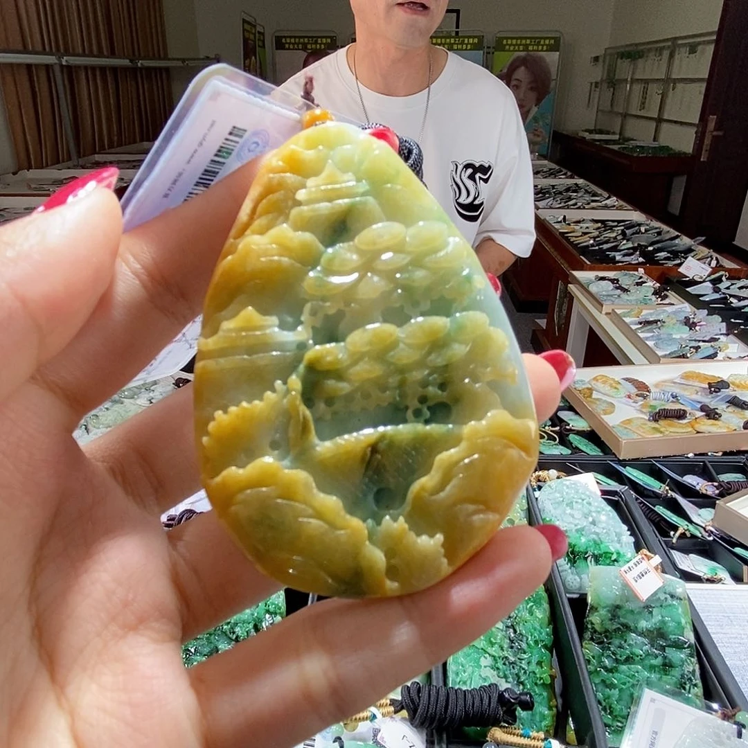 翡翠未镶嵌颈饰翡翠