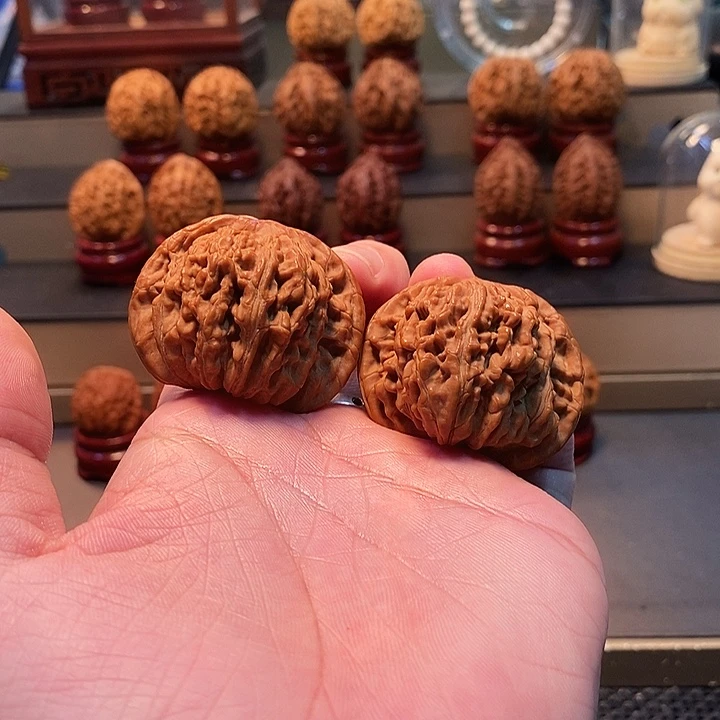 晖***桃核把件45尺四座楼