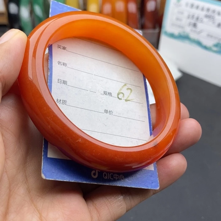 未镶嵌手镯石英质玉