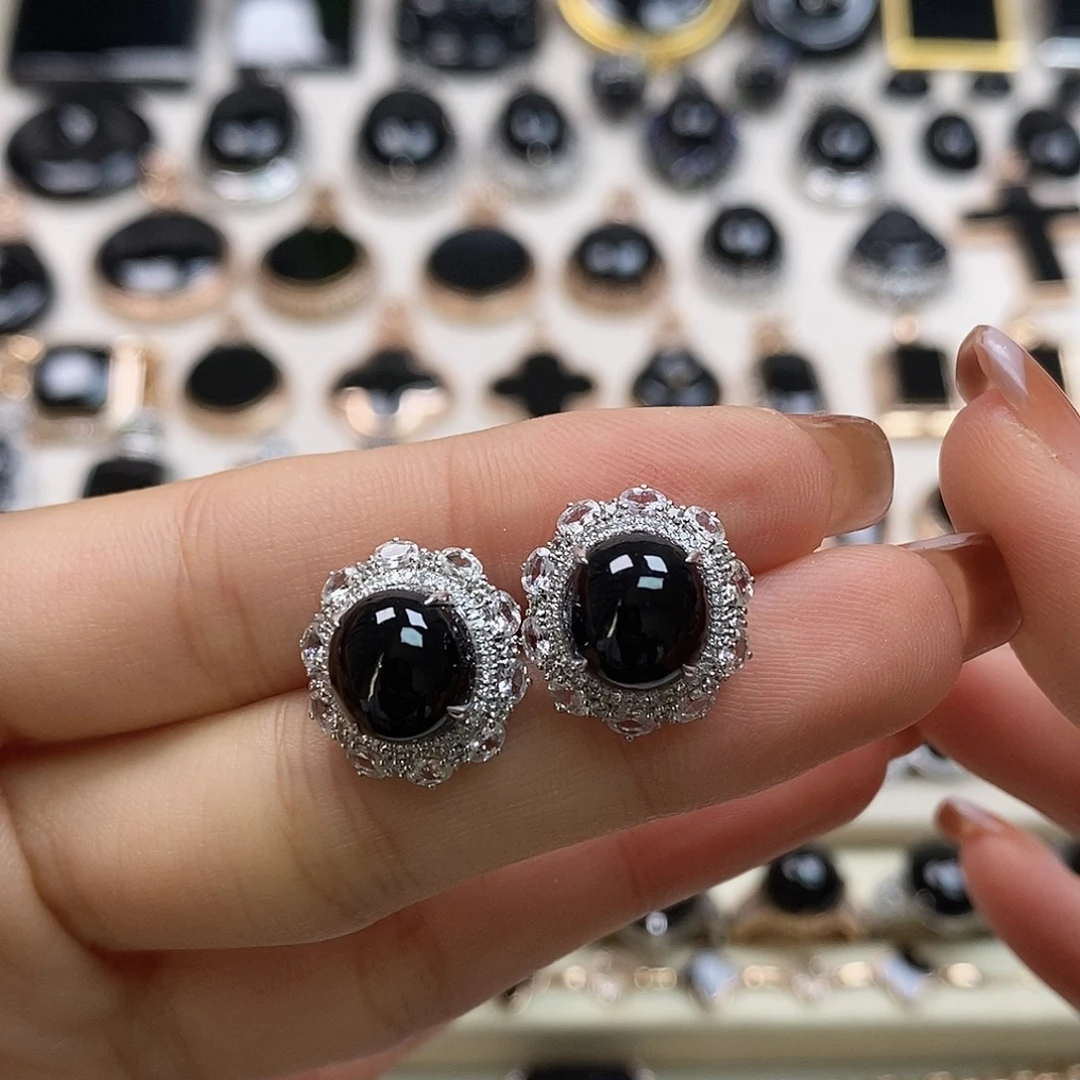 翡翠18K金镶嵌耳饰