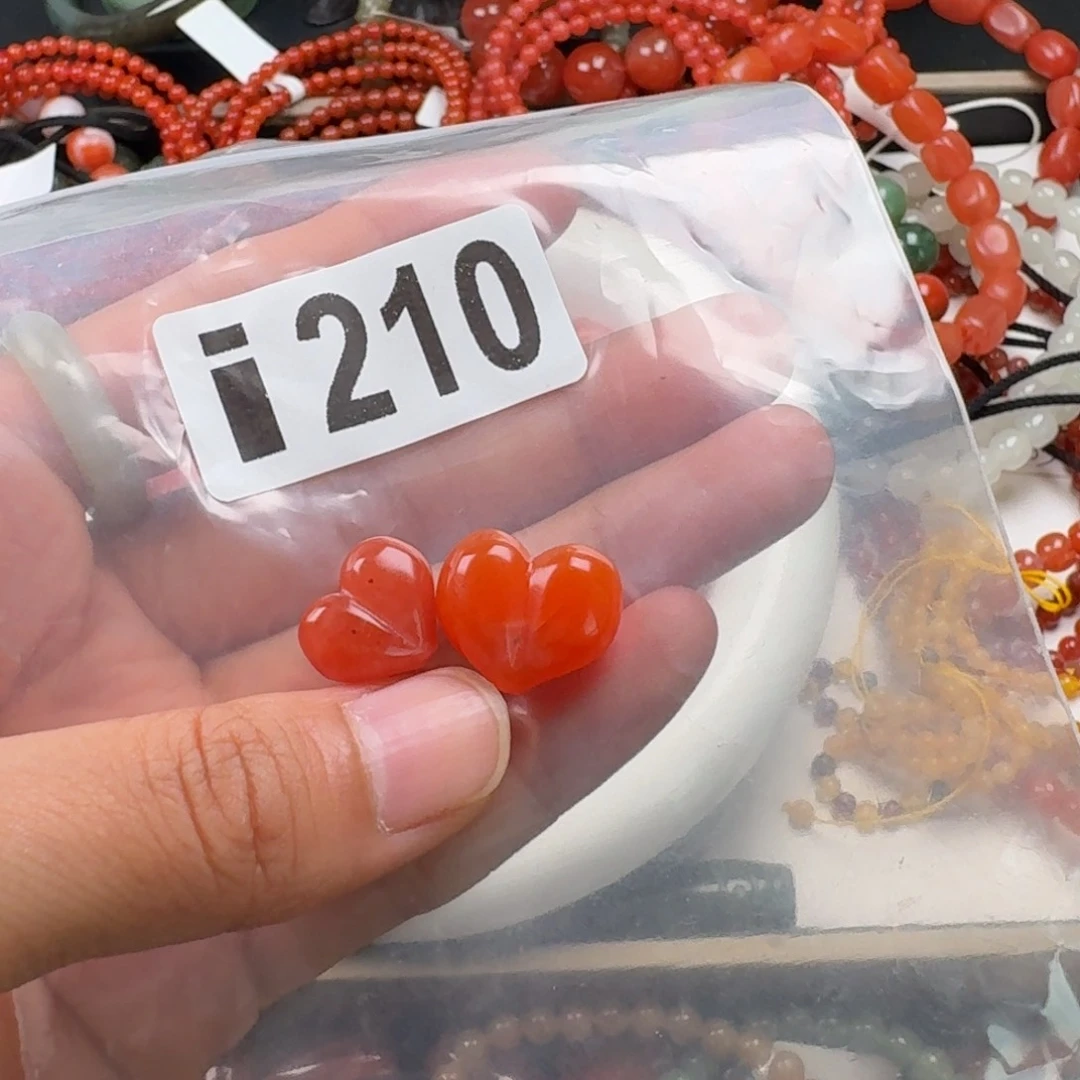南红玛瑙未镶嵌珠宝奇石