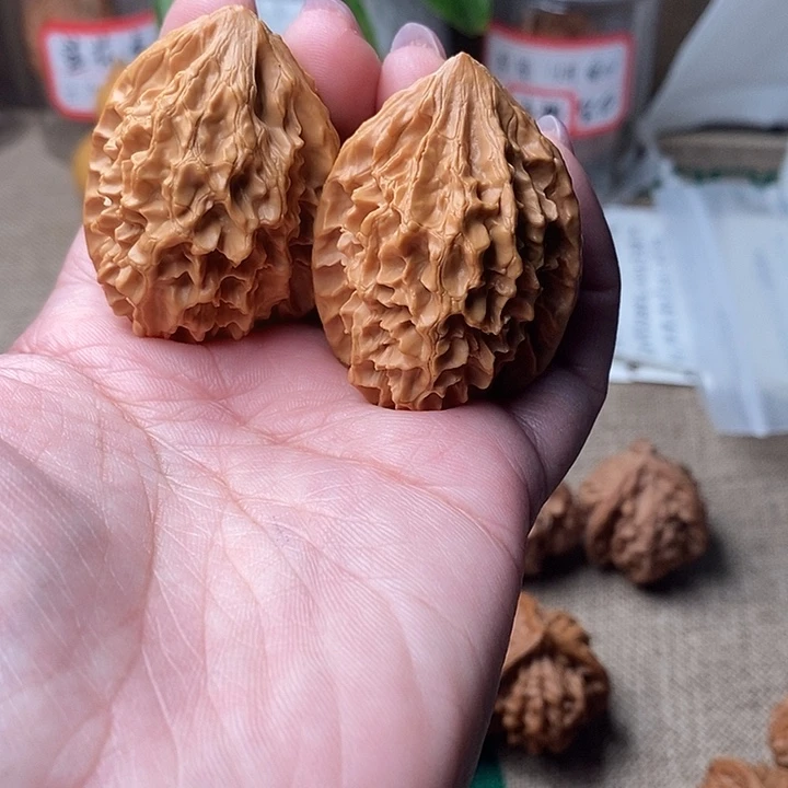 文玩核桃吊坠招财鼠