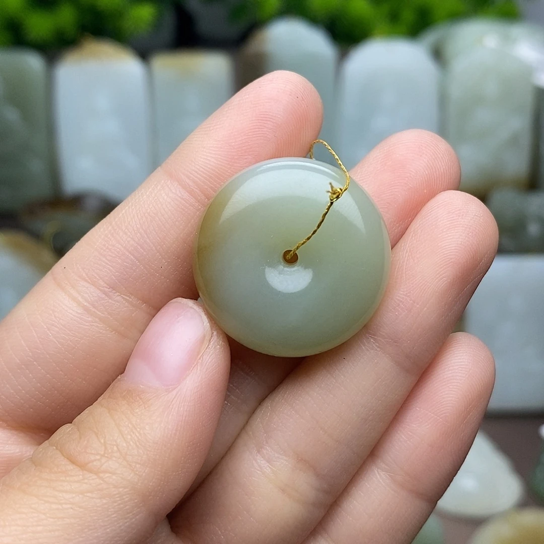 颈饰未镶嵌和田玉卿*