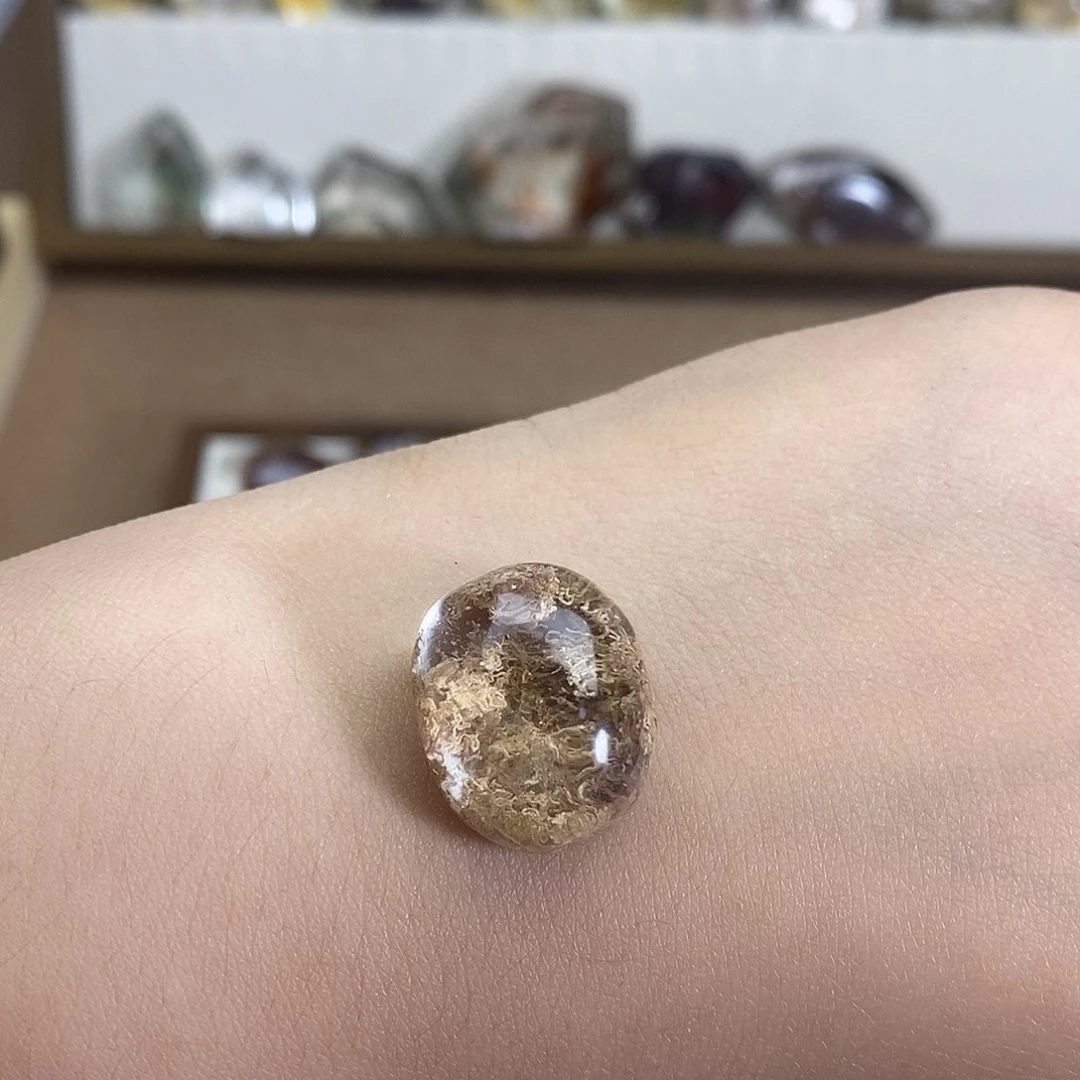 未镶嵌颈饰水晶F****u水晶