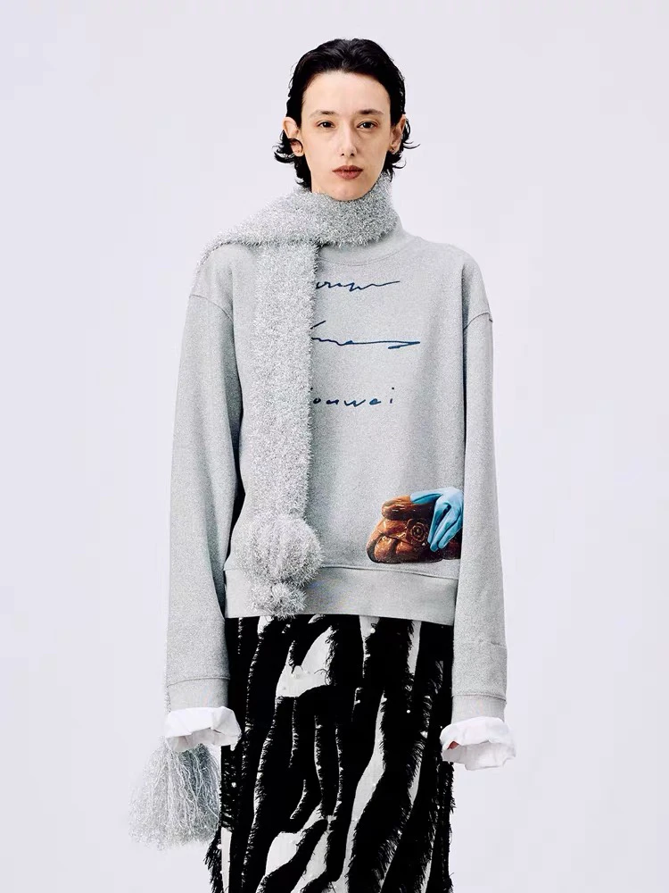 iIEWUOY/有尾女装主题印花衬衫内袖亮葱卫衣女休闲风上衣Y1725102