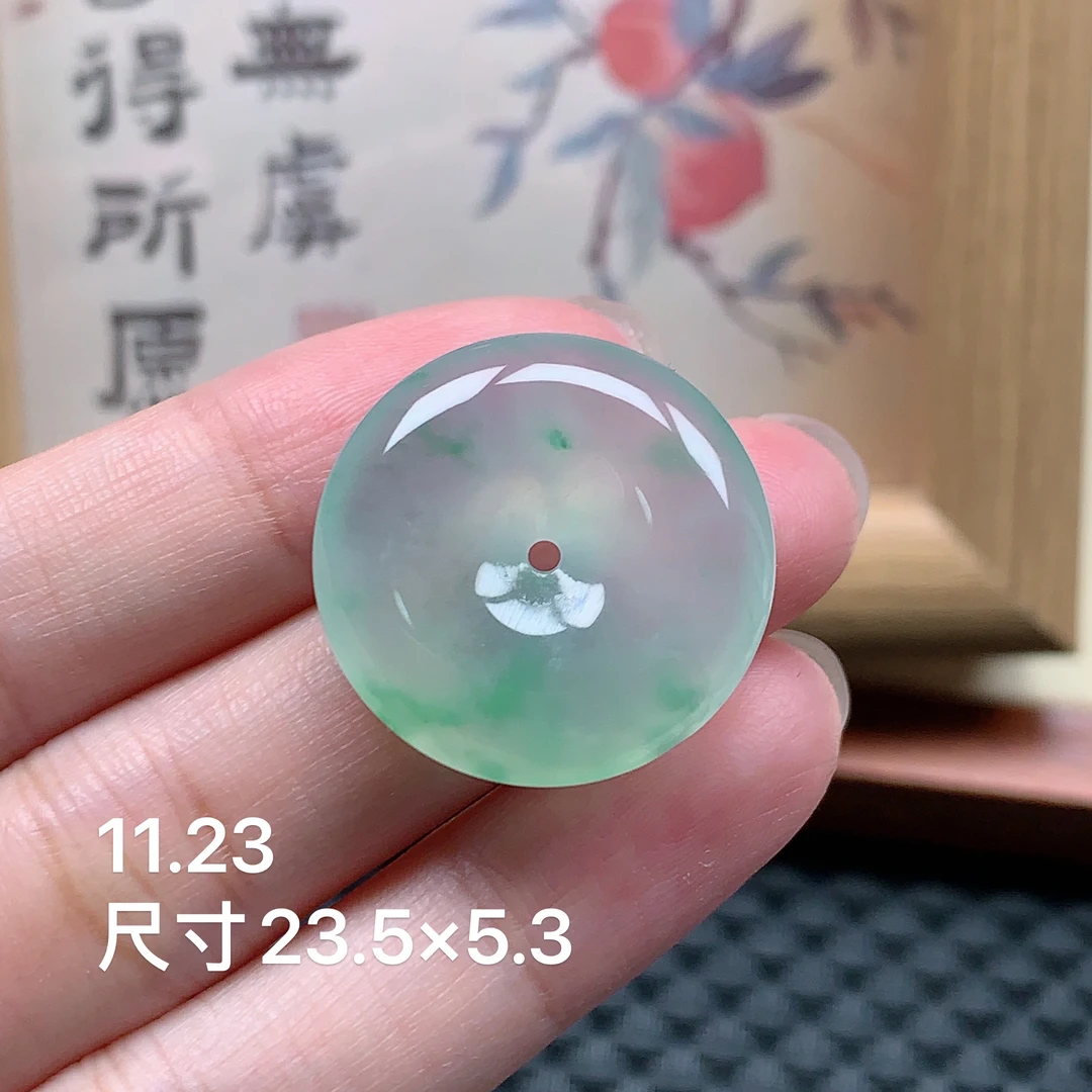 缅甸天然A货翡翠，冰种飘绿平安扣挂件，好看百搭精美时尚大方