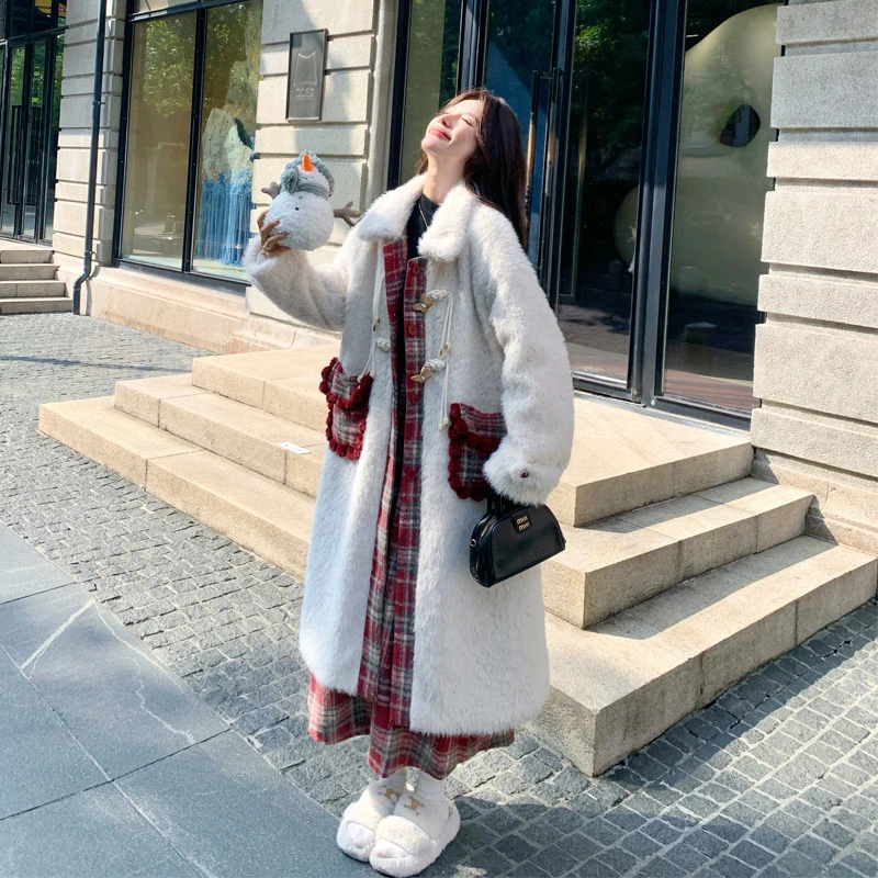 慵懒氛围感格子拼接毛绒绒大衣2025冬季新款复古夹棉皮毛一体外套