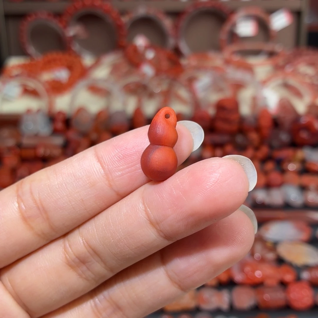 南红玛瑙未镶嵌颈饰葫芦吊坠