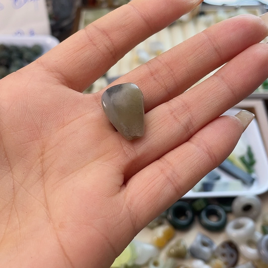 和田玉未镶嵌珠宝半成品