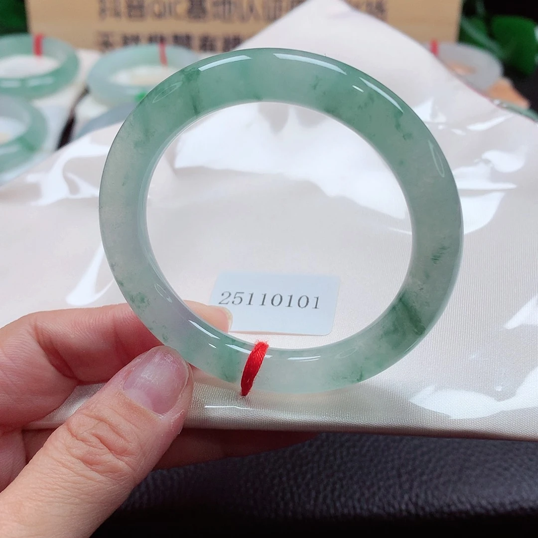 未镶嵌手镯（圆镯）翡翠81号，天然A货翡翠手镯