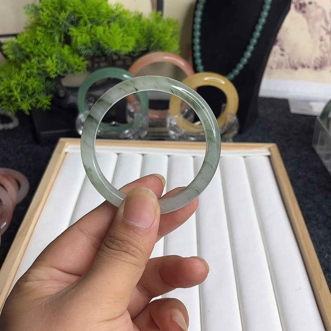 未镶嵌手镯石英质玉26