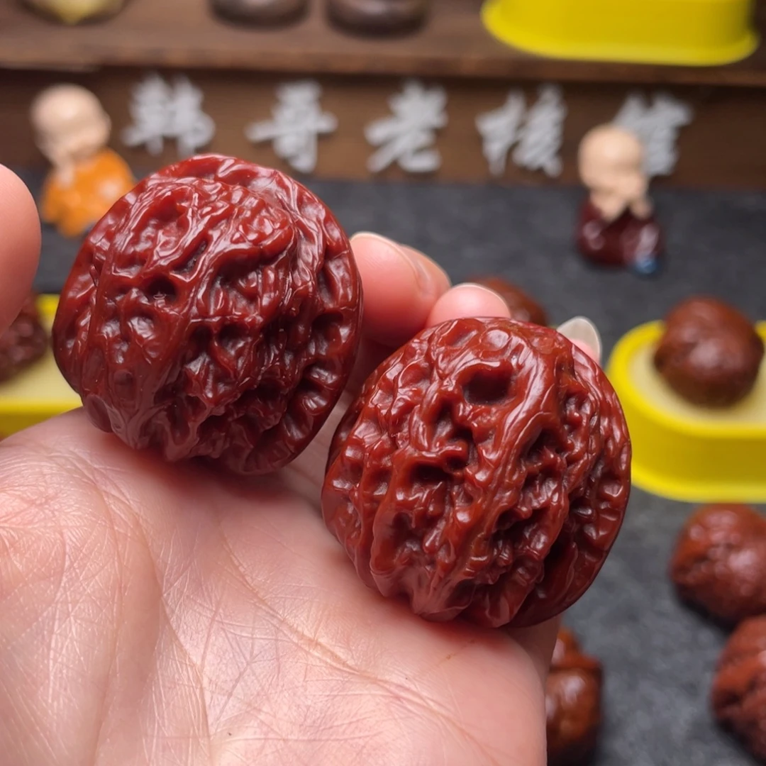 文玩核桃吊坠文玩核桃 手把件 白狮子 37