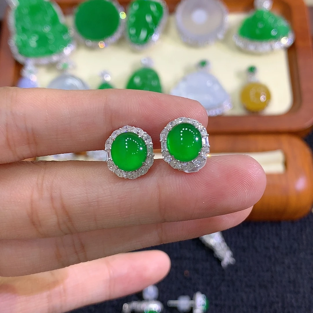 【闪购商品】翡翠18K金镶嵌耳钉L****～蛋面