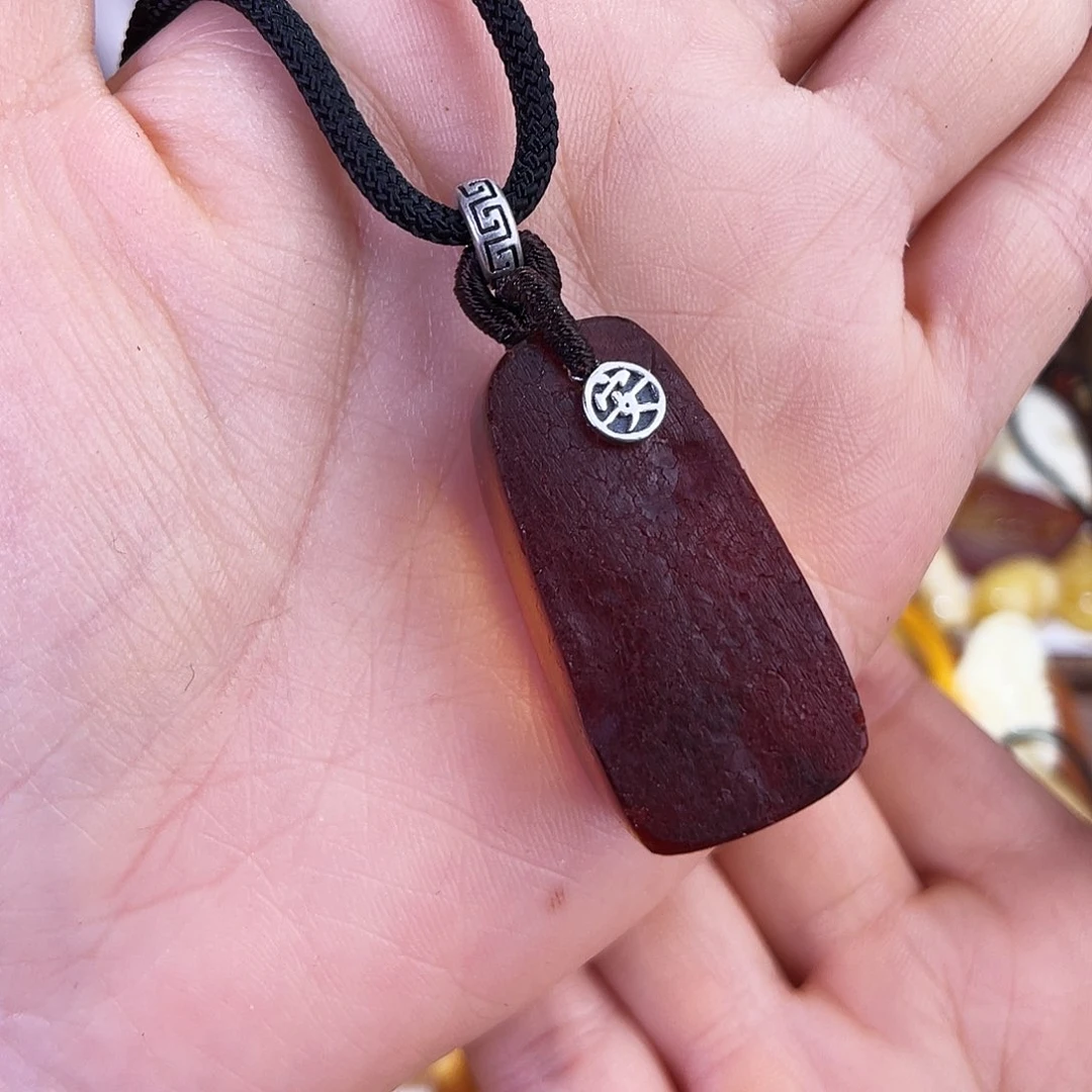 琥珀珠宝奇石未镶嵌，