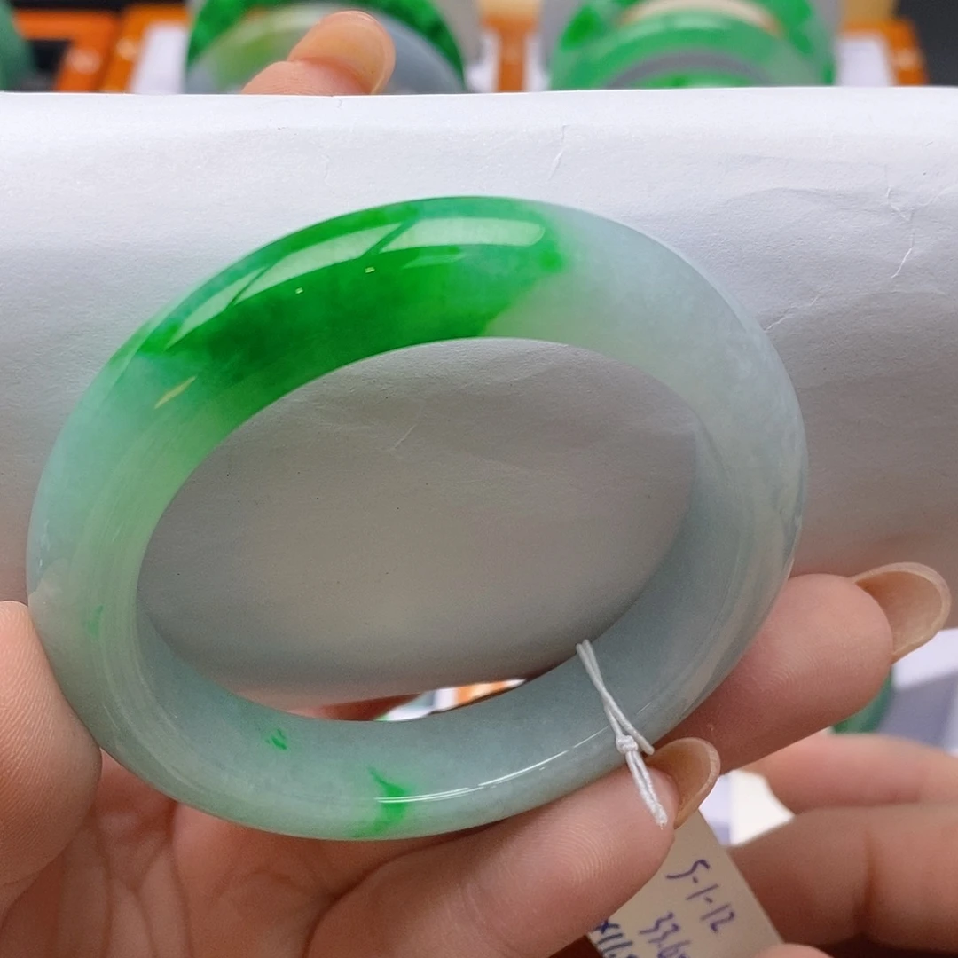 翡翠未镶嵌手镯52