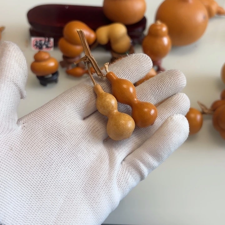 韩***子天然手捻老皮葫芦