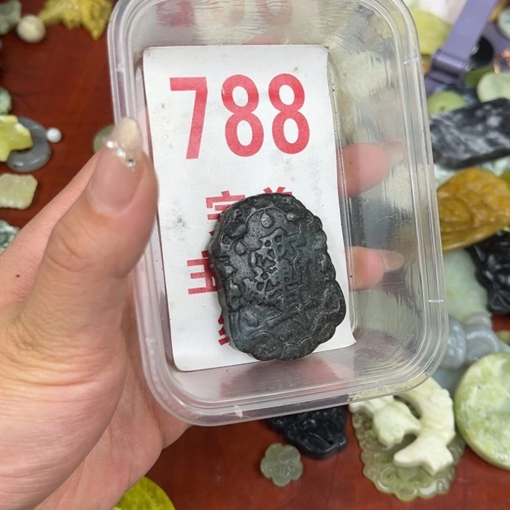 蛇纹石玉足银镀金镶嵌颈饰