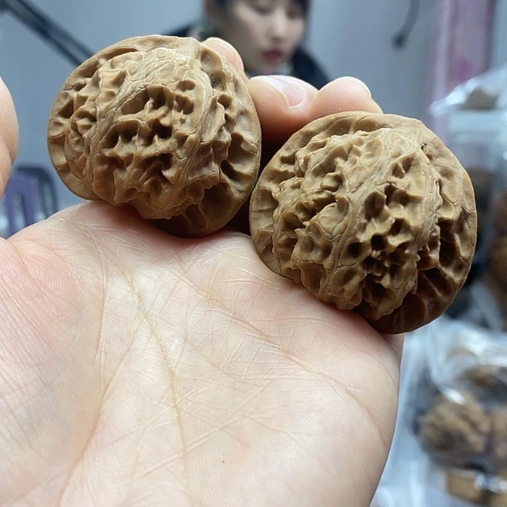 文玩核桃把件43宫灯红皮水尖黄