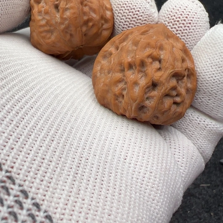 文玩核桃吊坠门头沟元宝386