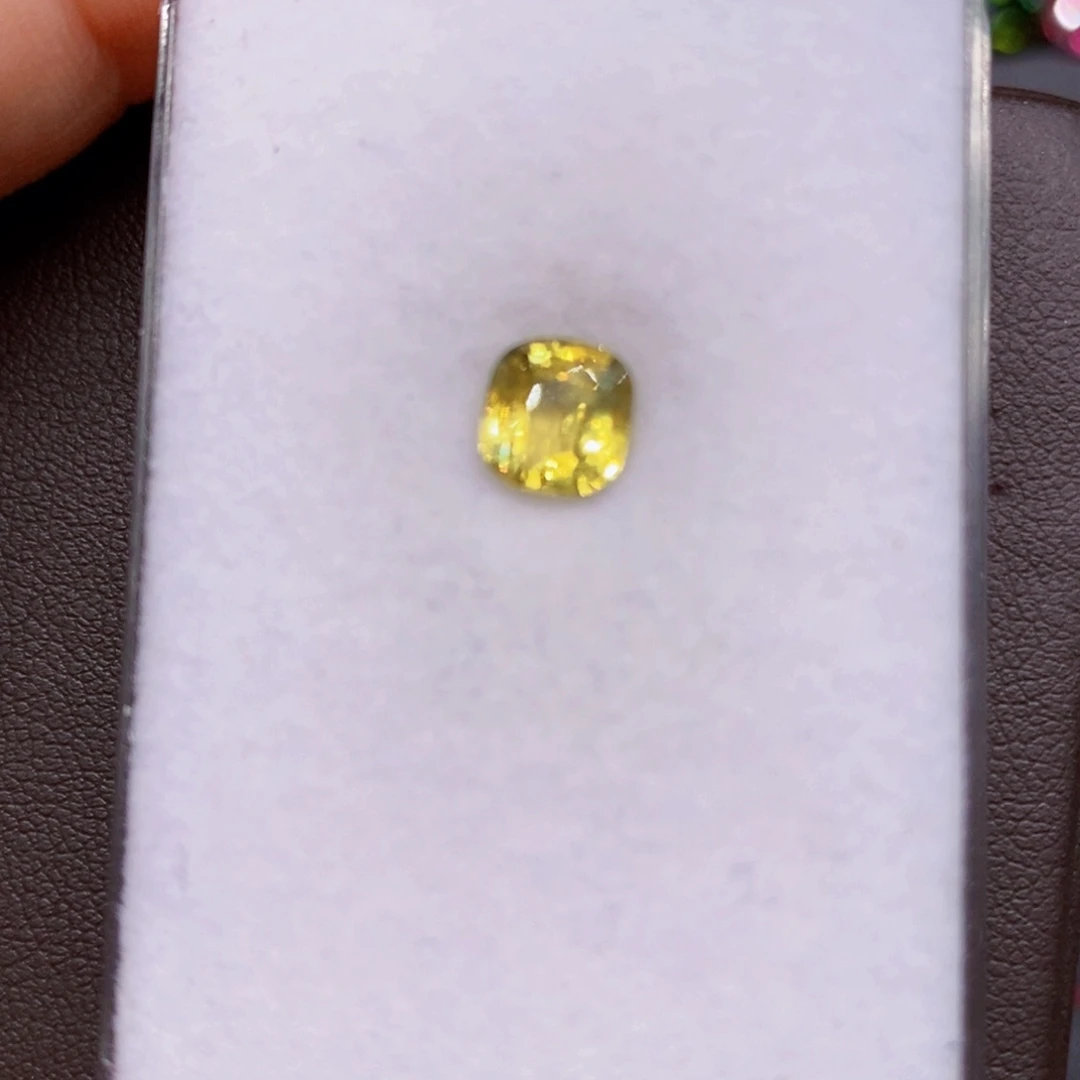 金绿宝石裸石金丝雀